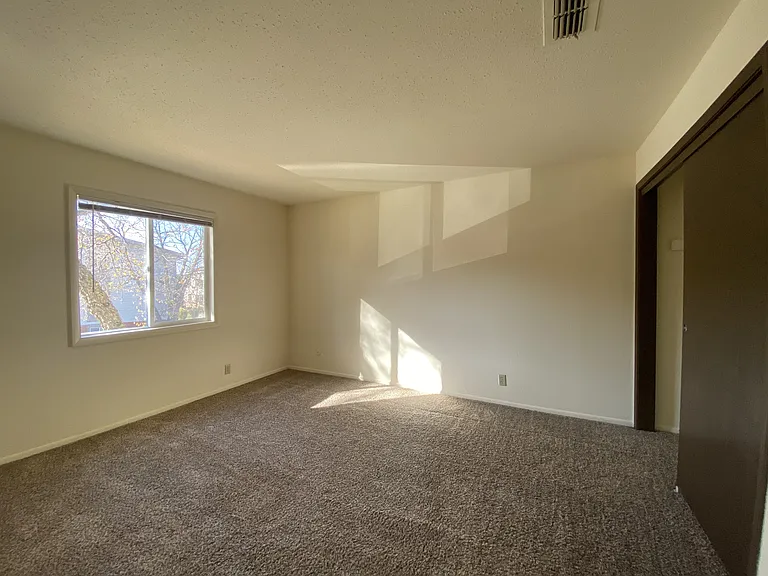 Kimberly Club Apartments — Photo 150