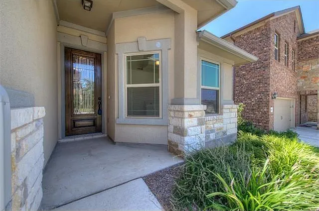3 bed, 2.0 bath, 1473 sqft, $2,400 — Photo 3