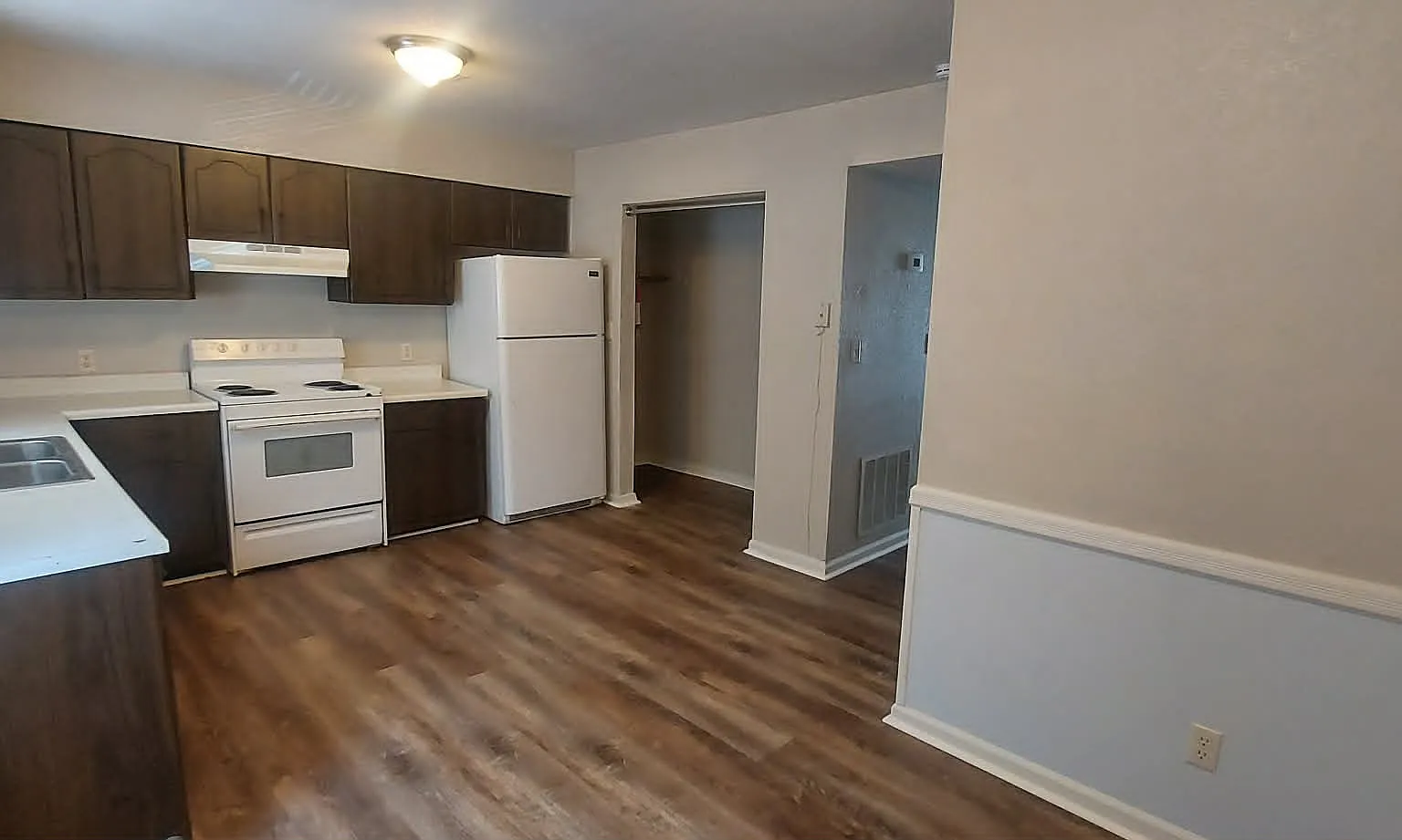 2 bed, 1.5 bath, $950 — Photo 4