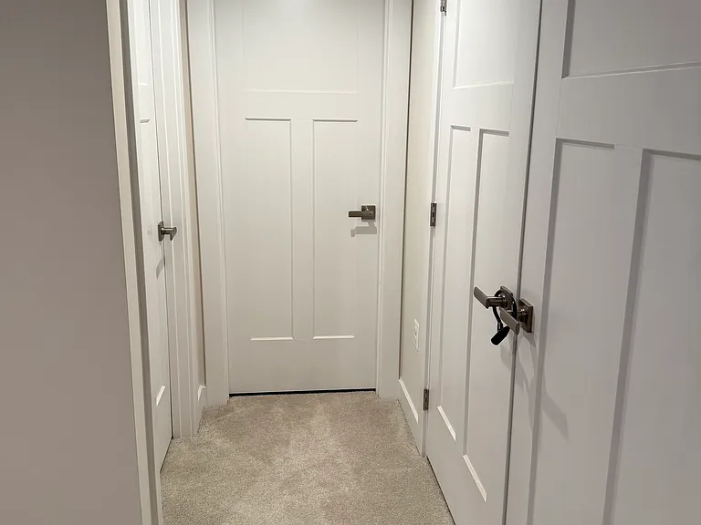 512 Rivers Edge Dr #BASEMENT — Photo 1