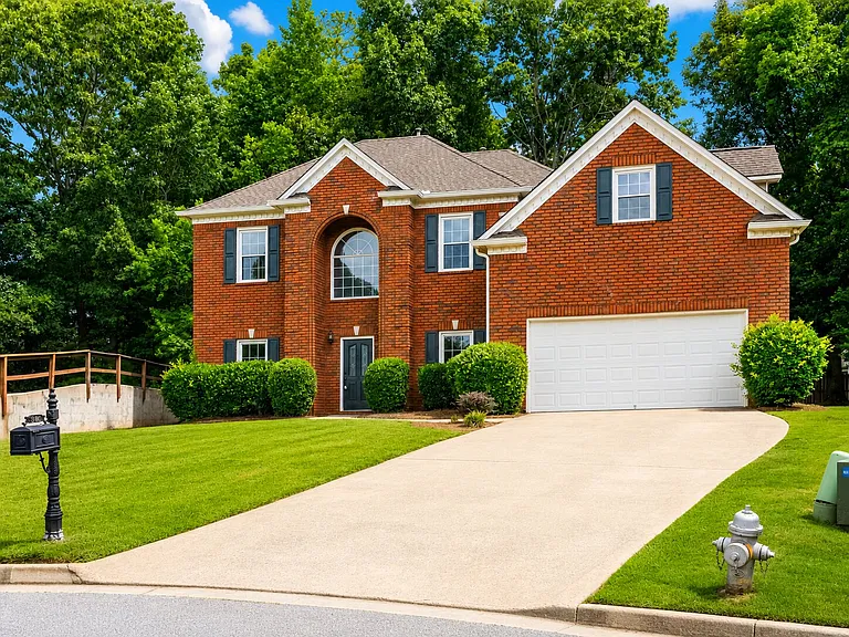380 Belmont Chase Ct — Photo 2