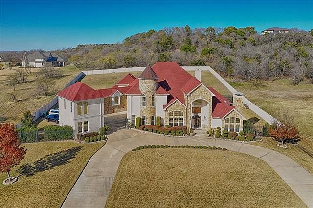 1st image of 2431 Briarwood Cv