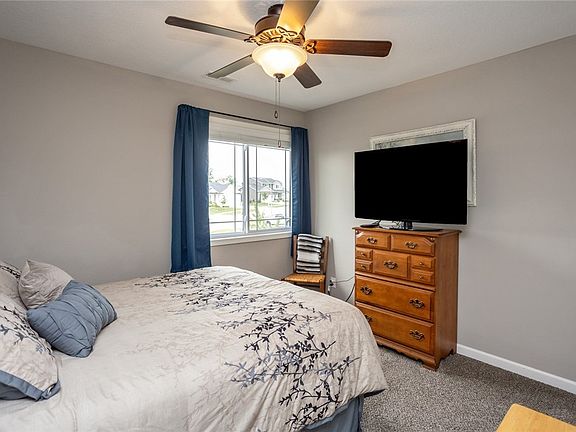 5th image of 105 Braeburn Cir