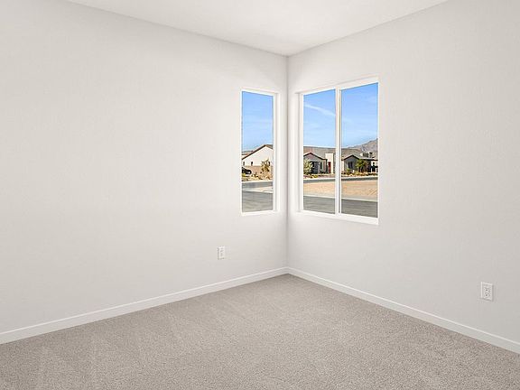 5th image of 4567 Signal Hill St