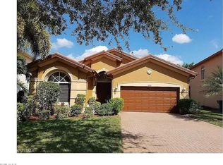 2072 Par Dr, Naples, FL 34120