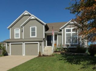 20570 W 220th St, Spring Hill, KS 66083