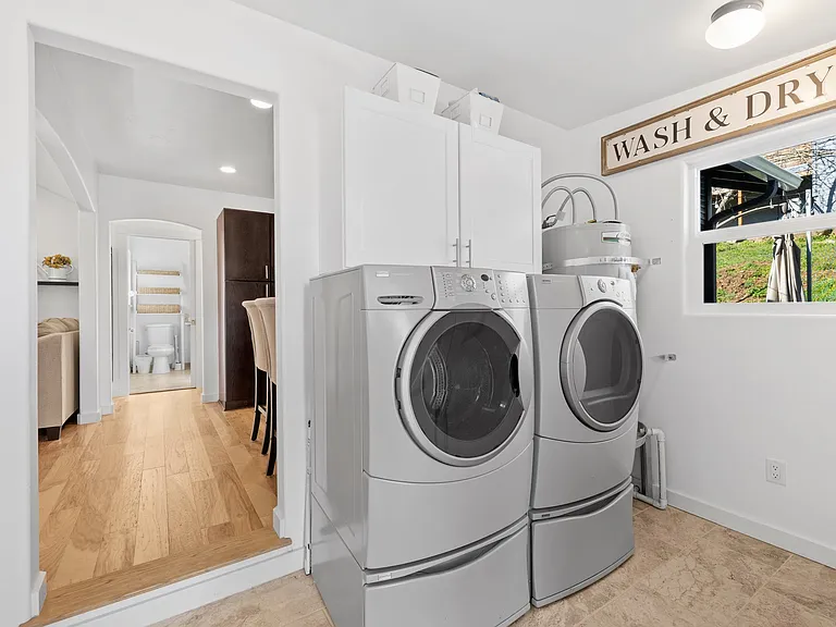 740 Sterling St — Photo 12