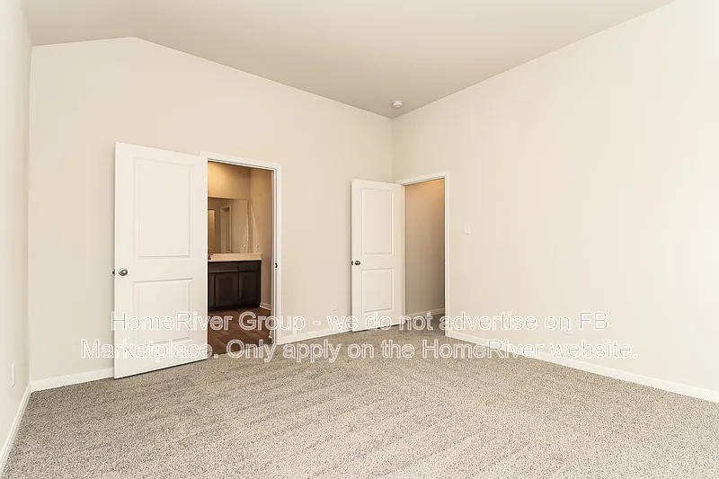 4 bed, 2.0 bath, 1724 sqft, $2,595 — Photo 4