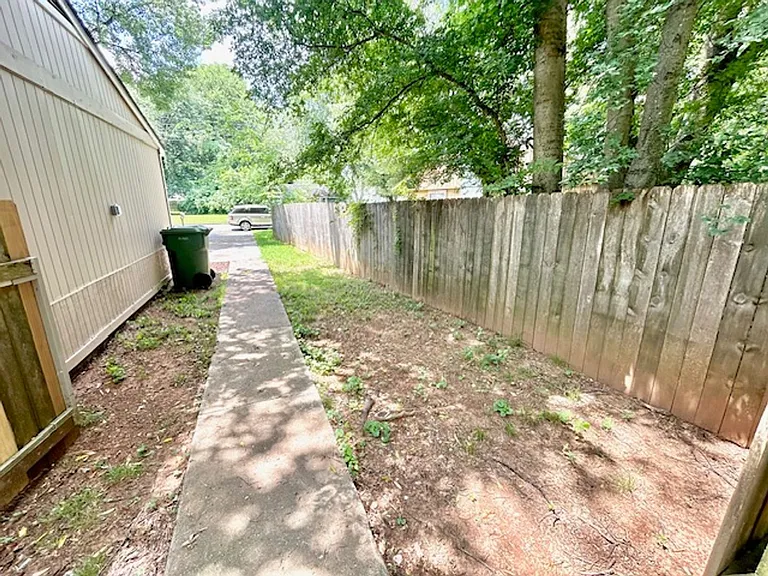 2417 Mount Vernon Rd NW — Photo 11