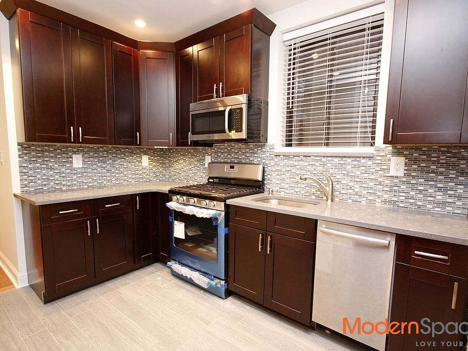 1st image of 3038 44th St #2