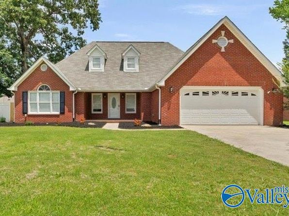 2722 King Arthur Ct SW
