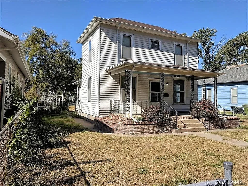 3 bed, 1626 sqft, $1,448 — Photo 1
