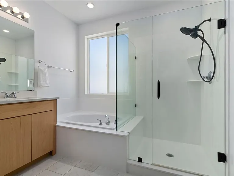 2869 S Drake Ave — Photo 28