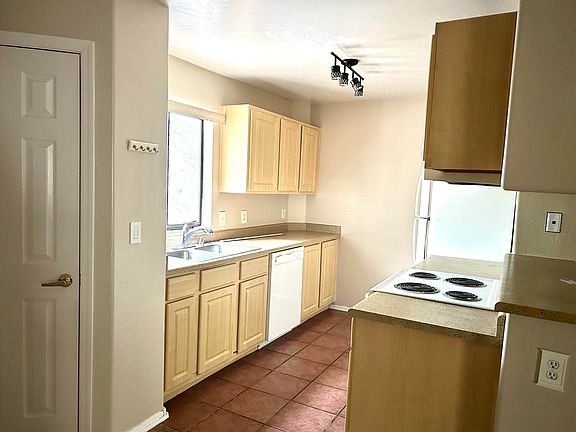 3rd image of 1287 N Alma School Rd Unit 270