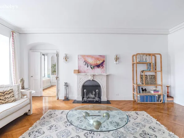 136 East 79th Street image 2 of 17