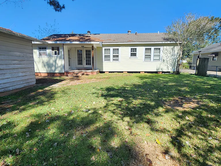 515 Ledoux St — Photo 13