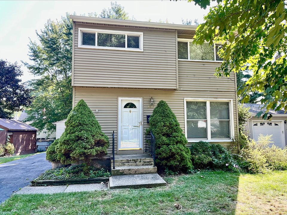 1st image of 2869 7th St