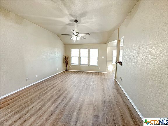 5th image of 1107 Roanoke Dr