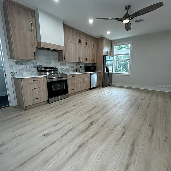 468 44th Ave N #1/2 — Photo 1