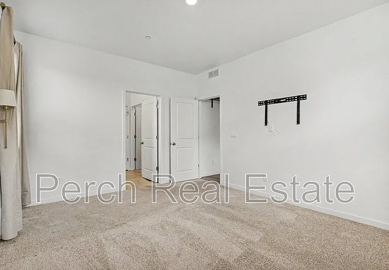 9892 Cathay St — Photo 11