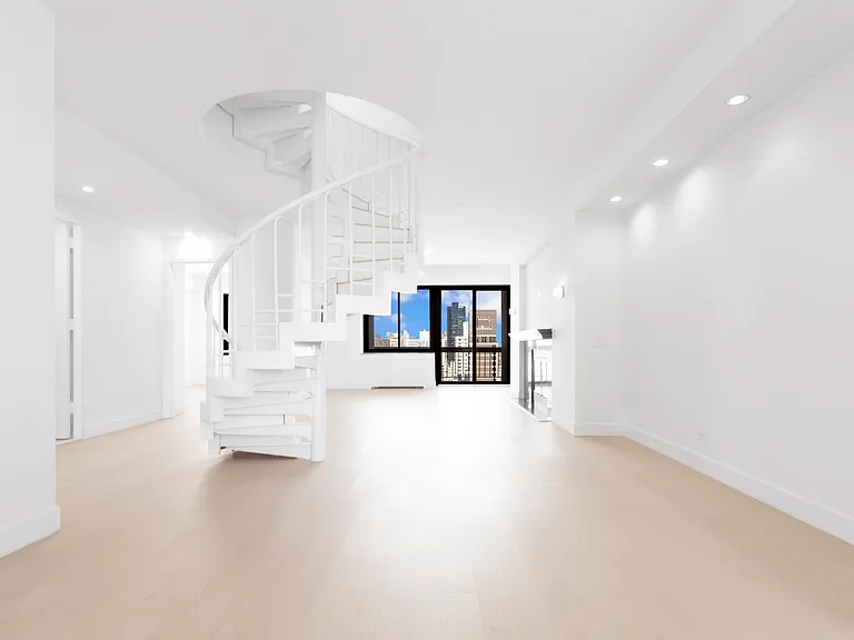 245 E 58th St #Penthouse A — Photo 3