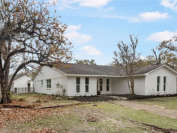 2nd image of 3599 Derby Cir