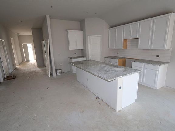 5th image of 5949 Priory Dr