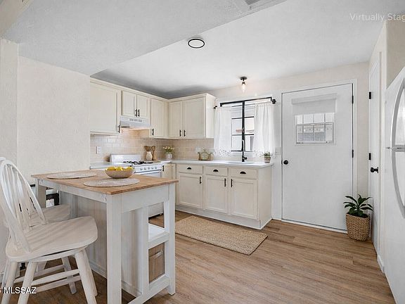 3rd image of 435 S Paseo Lobo