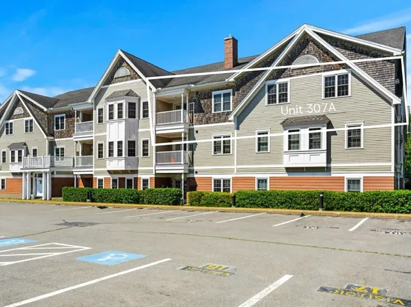 210 Chickering Rd Unit 307A, North Andover, MA 01845