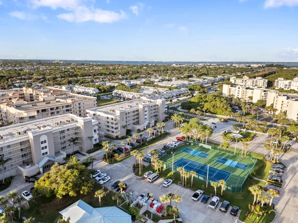 601 Shorewood Dr Unit 203, Cape Canaveral, FL 32920