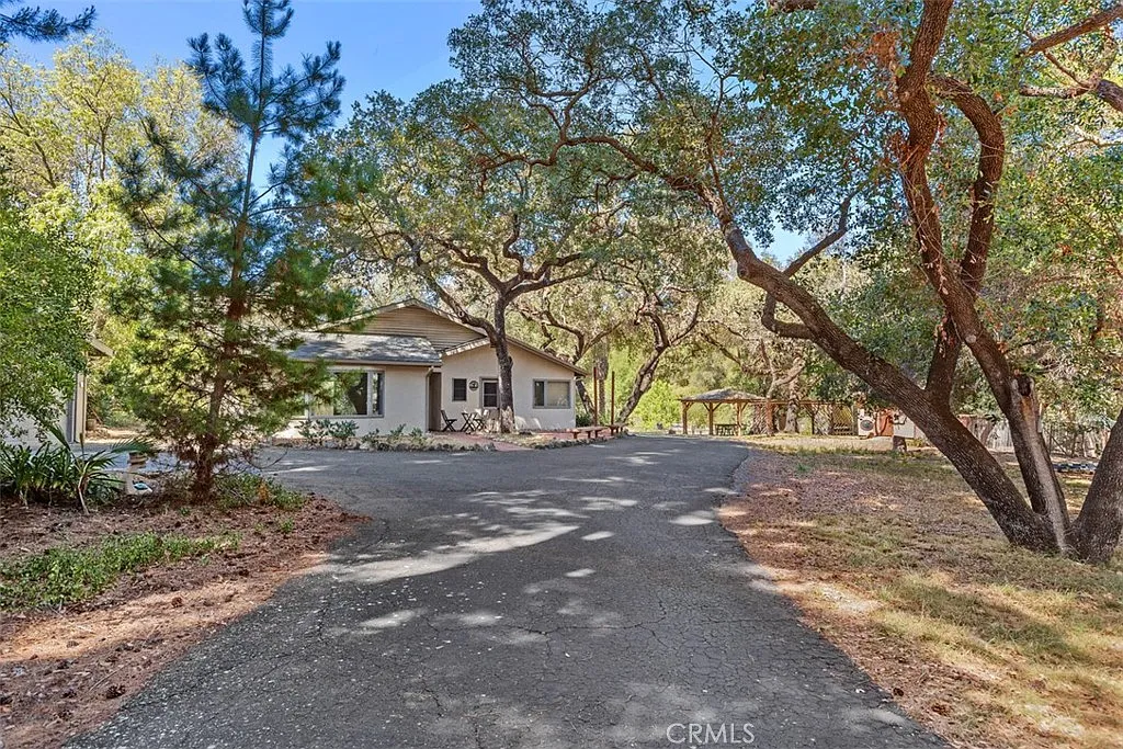 3 bed, 2.5 bath, 1996 sqft, $4,350 — Photo 1