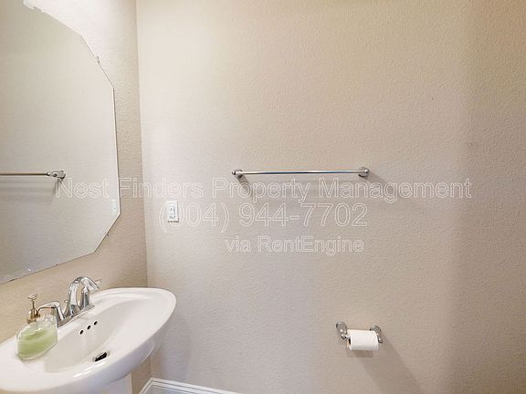 3rd image of 201 Silver Creek Pl