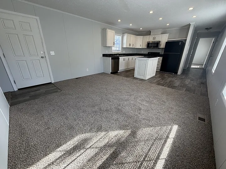 38000 Le Chateau Blvd #476 — Photo 4