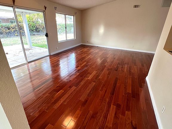 Living/dining room area.