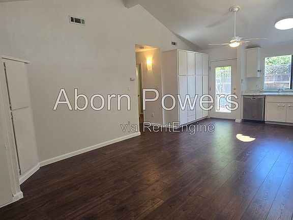 3rd image of 2417 Oakenshield Rd APT 8