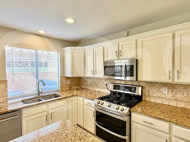 1481 E Cheyenne St — Photo 11