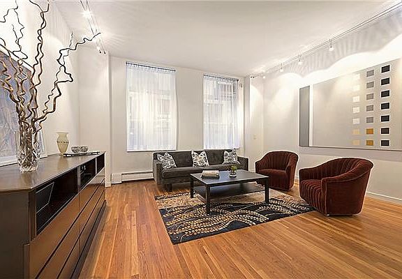 2nd image of 257-265 W 17th St #3B