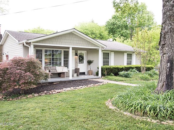 3rd image of 11141 Thornton Dr