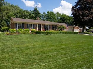 4923 Dusk Dr, Shelby Township, MI 48316