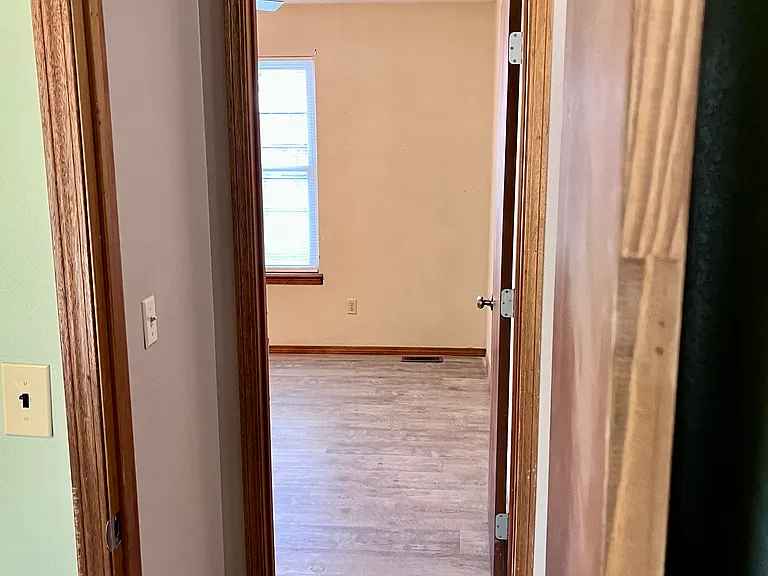 1038 Clark St — Photo 20