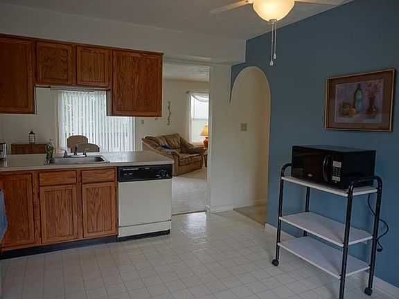 3rd image of 120 Bruton Dr