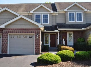 9 Oak Leaf Ln, East Stroudsburg, PA 18301
