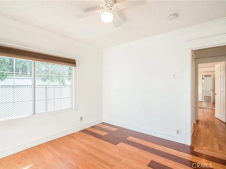 1125 N Heliotrope Dr — Photo 23