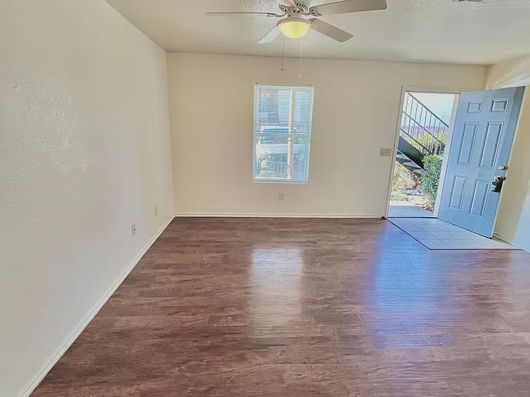 1901 E Lindsey St — Photo 40