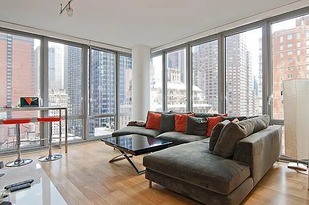 Rented by R New York | media 18