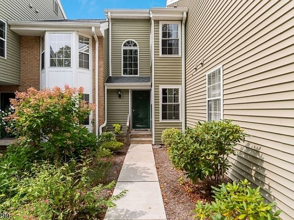 4th image of 107 Coccio Dr