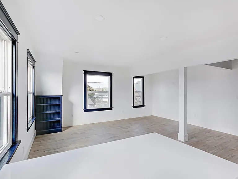 Maple Apartments — Photo 41