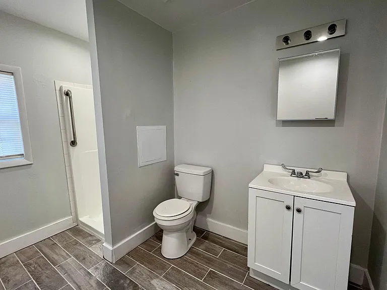 807 11th St W — Photo 24