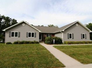 1100 S 12th Ave W, Newton, IA 50208