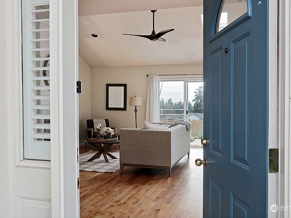 3rd image of 1326 Sealawn Boulevard